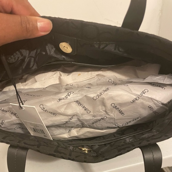 Calvin Klein purse - Picture 4 of 4